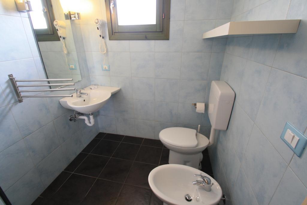 Villa Albaluisa Bibione Zimmer foto
