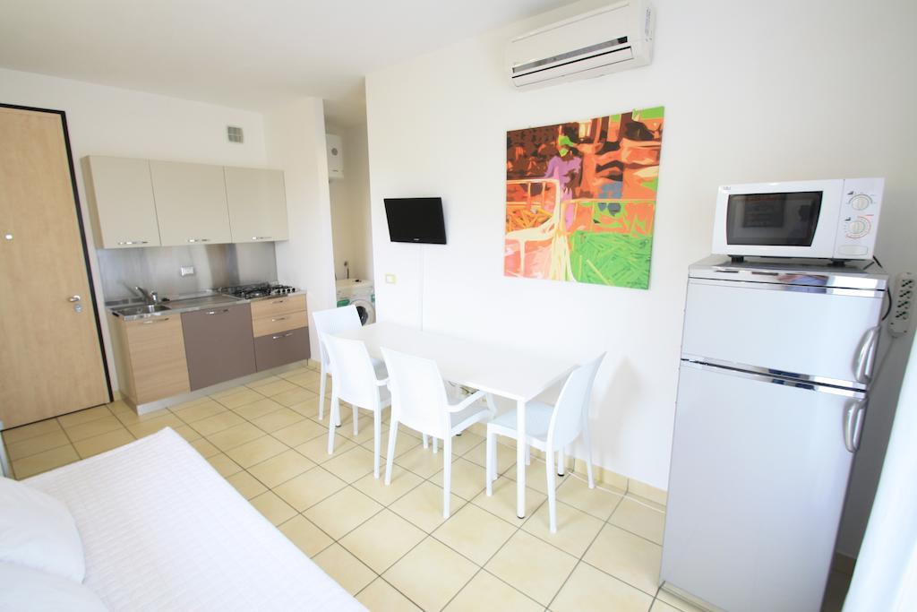 Villa Albaluisa Bibione Zimmer foto